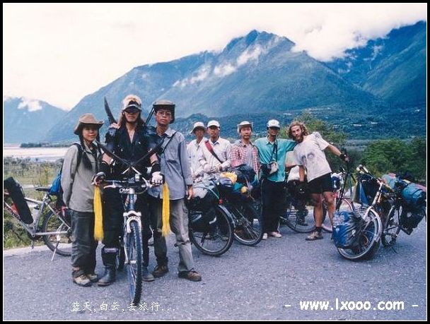 bicycle-linzhi-tibet